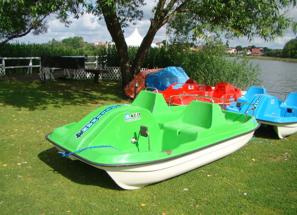 Rower wodny z bazy wodnej mos