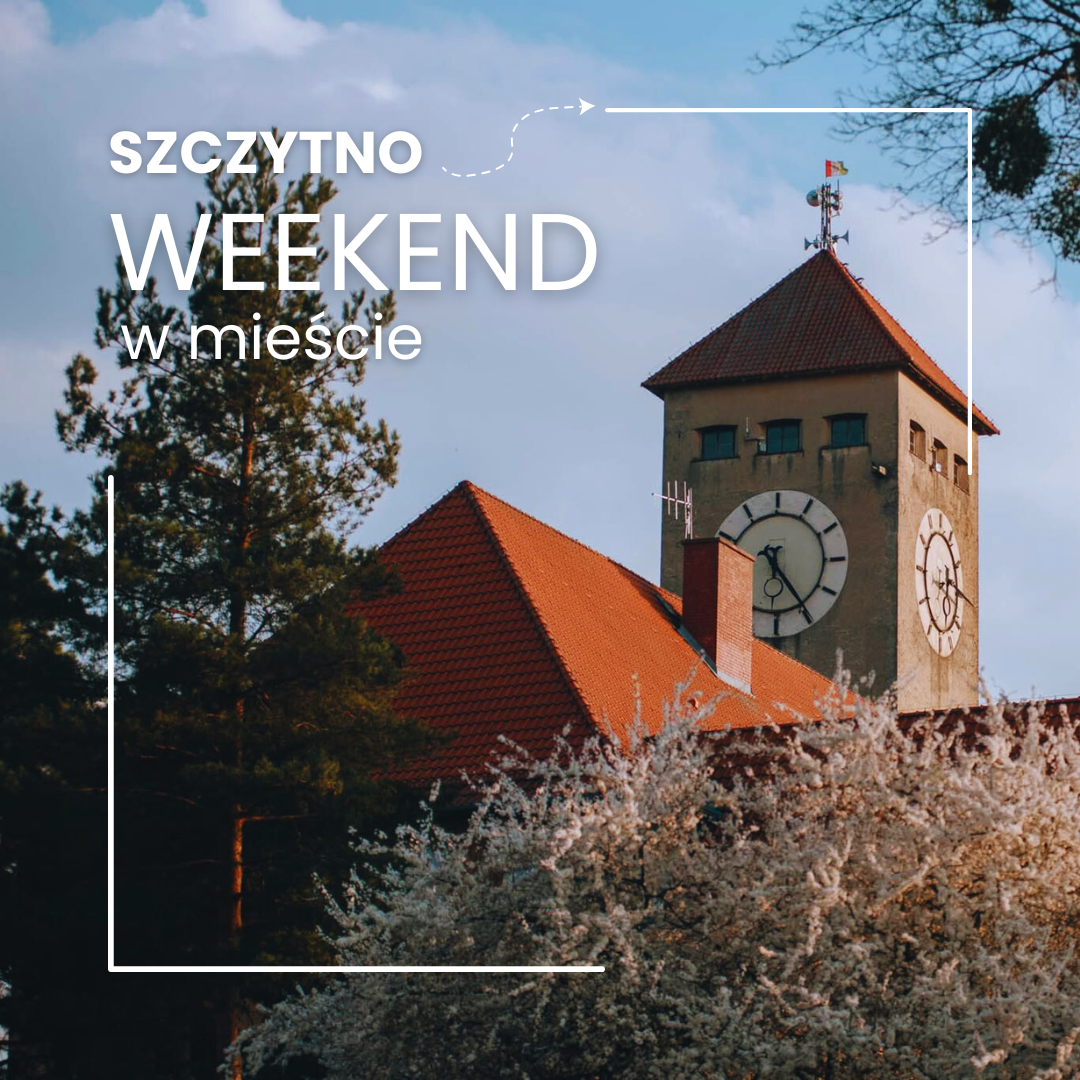 ratusz dzrewo napis weeken w mieście szczytno